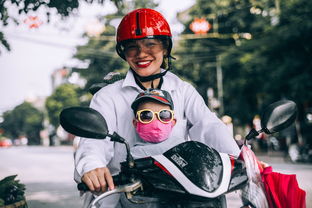 3幼童罚跪马路中间，事件背后需深思